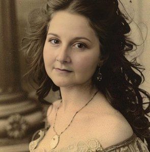 Meet your Posher, Melanie